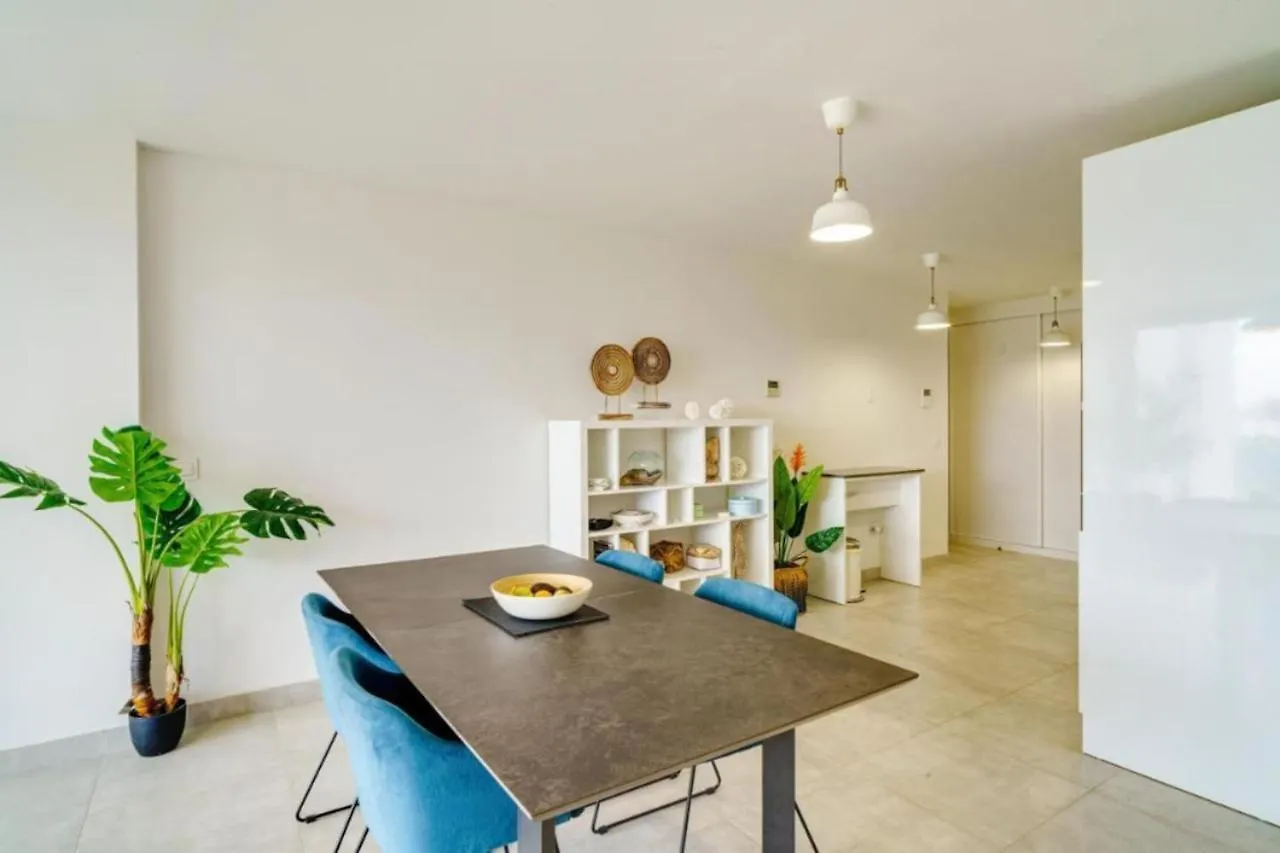 Stunning 2 Bed, 2 Bath Getaway Apartment La Cala De Mijas 0*,